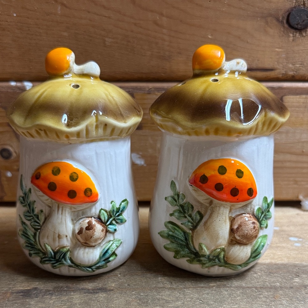 Vintage, late70’s, Mushroom Salt & Pepper Shakers,Merry Mushroom Sears&Roebuck